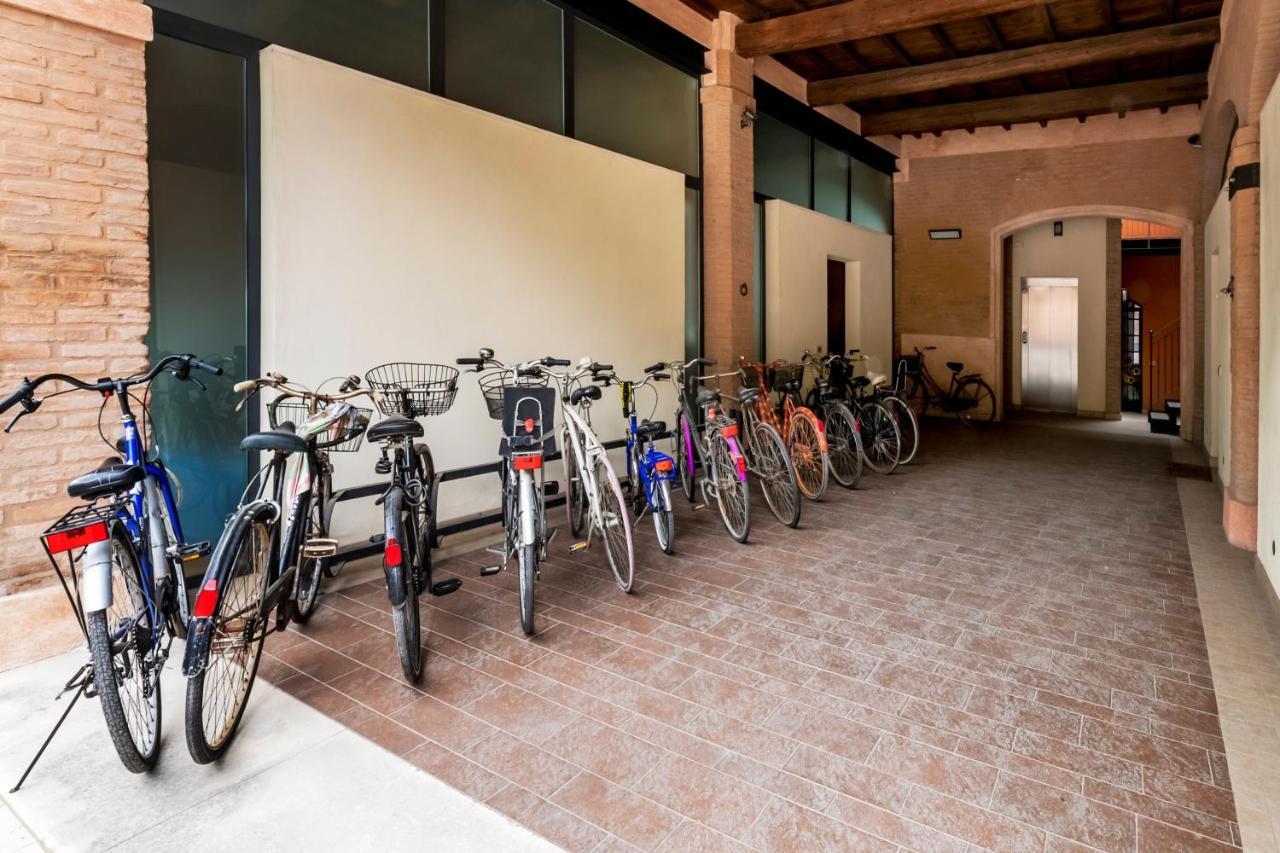 Вилла Charming Flat In Centro A Ferrara Con Posto Auto Экстерьер фото
