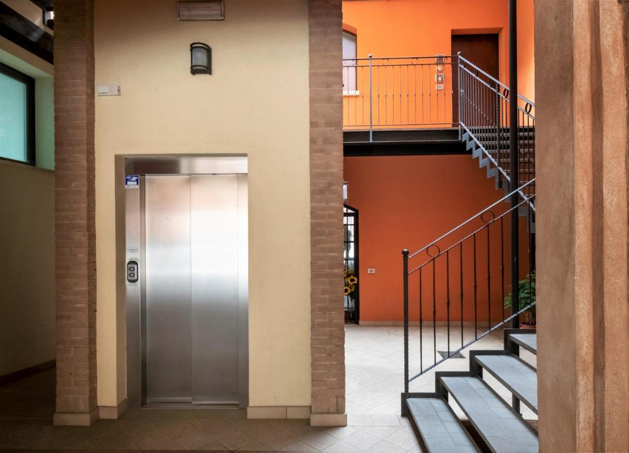 Вилла Charming Flat In Centro A Ferrara Con Posto Auto Экстерьер фото