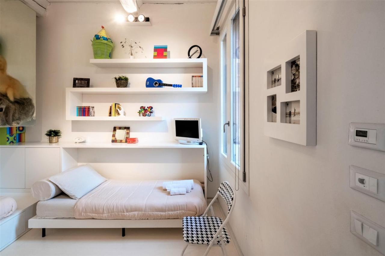 Вилла Charming Flat In Centro A Ferrara Con Posto Auto Экстерьер фото